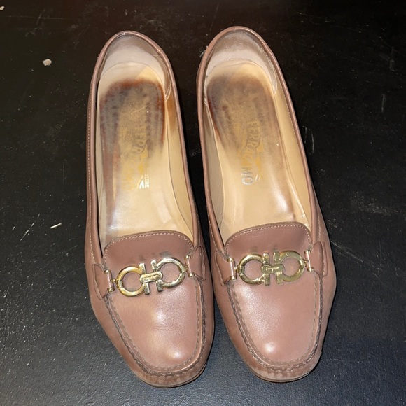 Ferragamo shoes - Picture 1 of 5